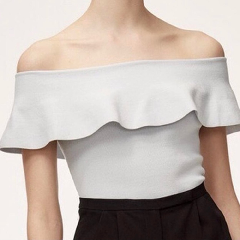 Aritzia Babaton Marek off the shoulder Size M Top
